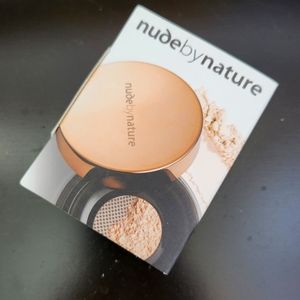 Nude by Nature translucent loose finishing powder (new)